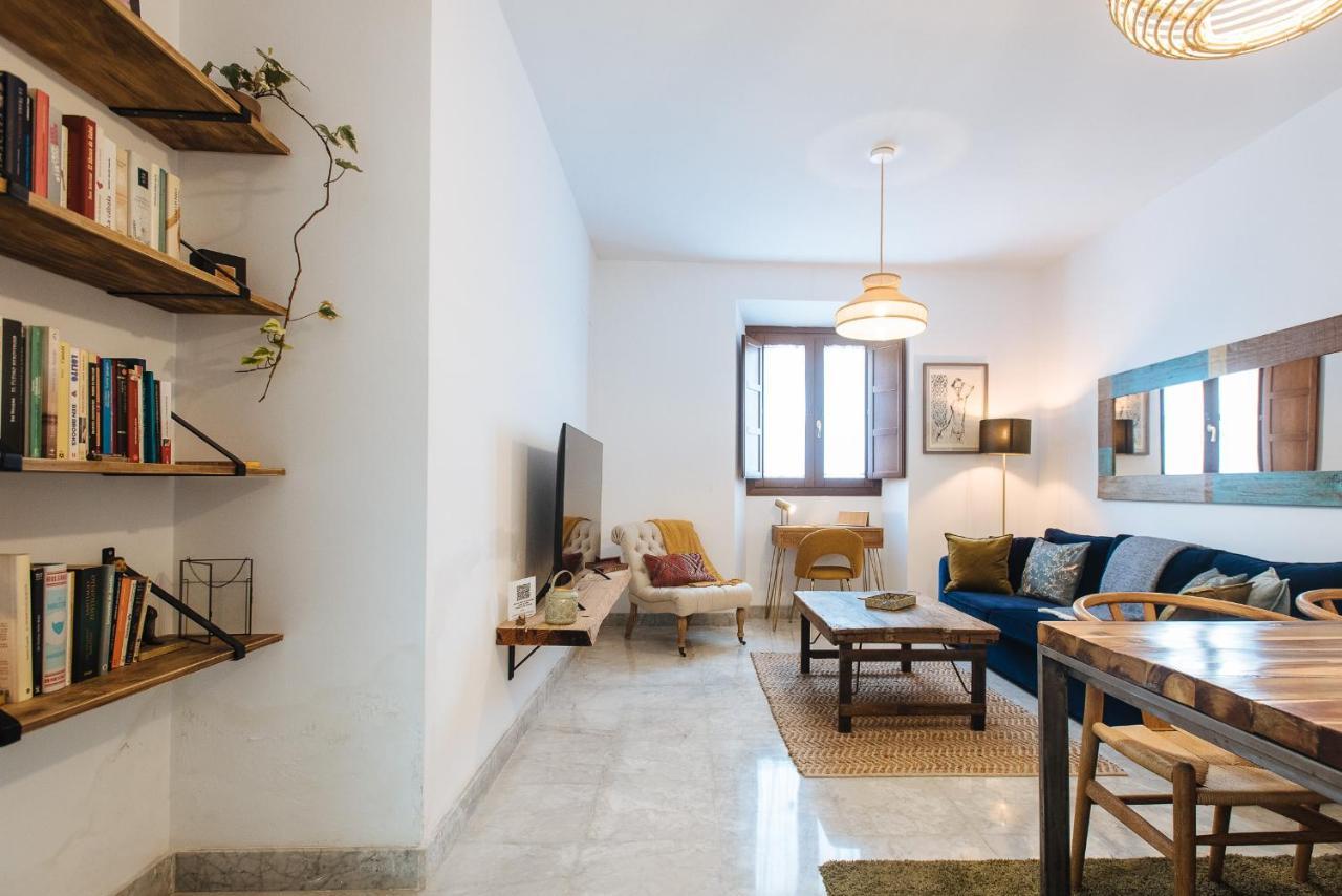 Apartment In Former Monastery With Patio In City Centre Free Parking Sevilla
