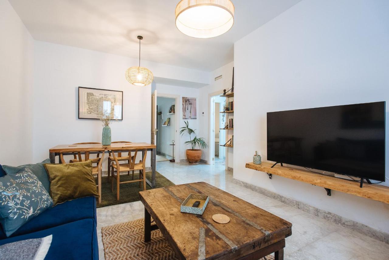 Appartement Apartment In Former Monastery With Patio In City Centre Free Parking *